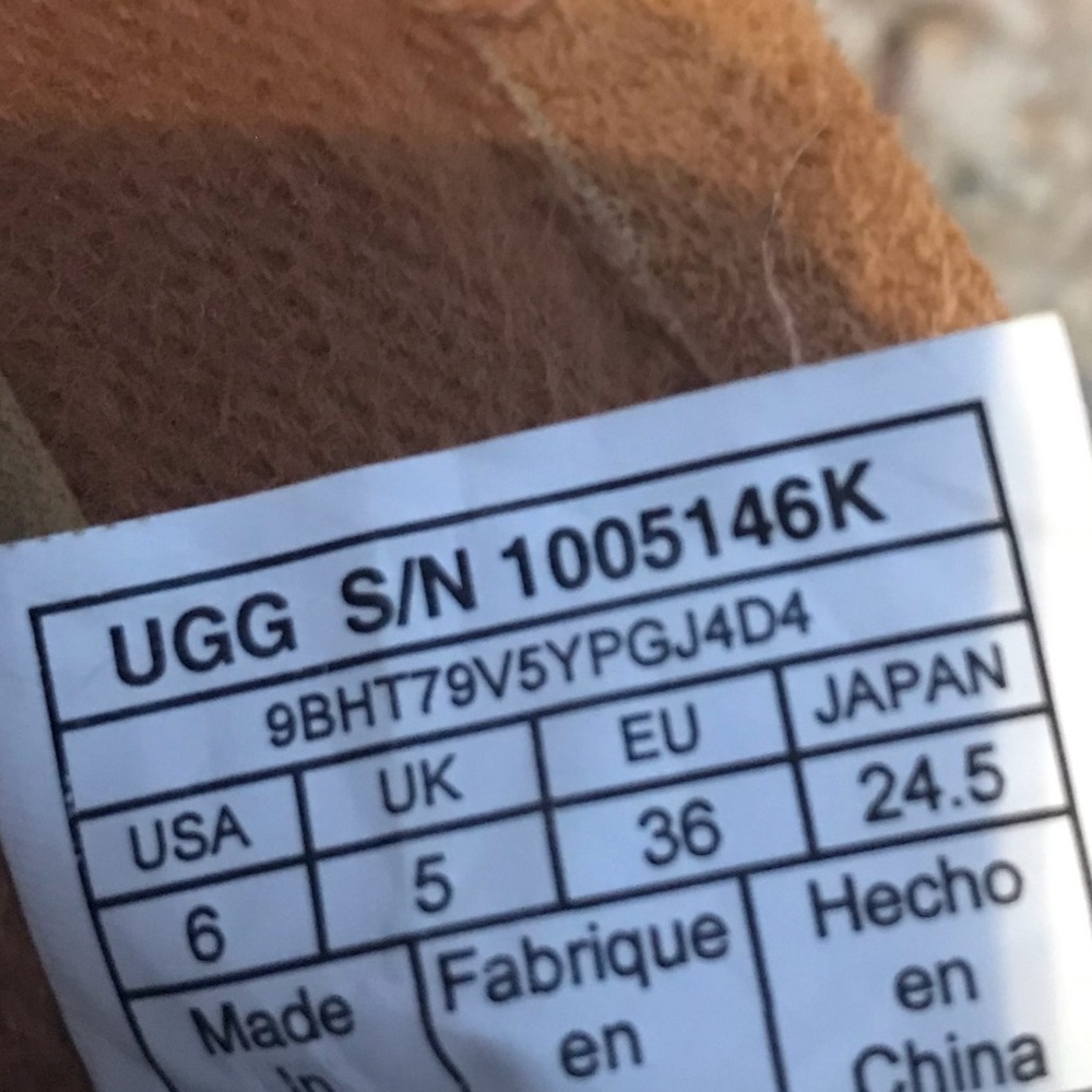 UGG BOOTS - Picture 4 of 4